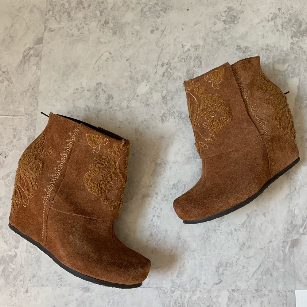 OTBT Ringold Boho Embroidered Wedge Booties 7.5 - Picture 2 of 7